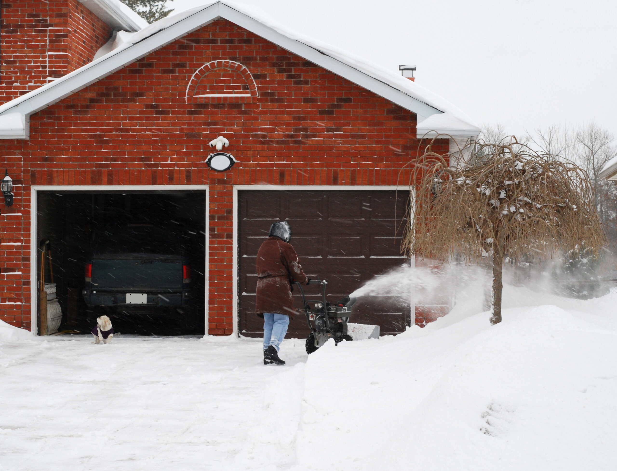 Explore Effective Insulation Solutions for Metal Garage Doors in Levittown — article cover image.