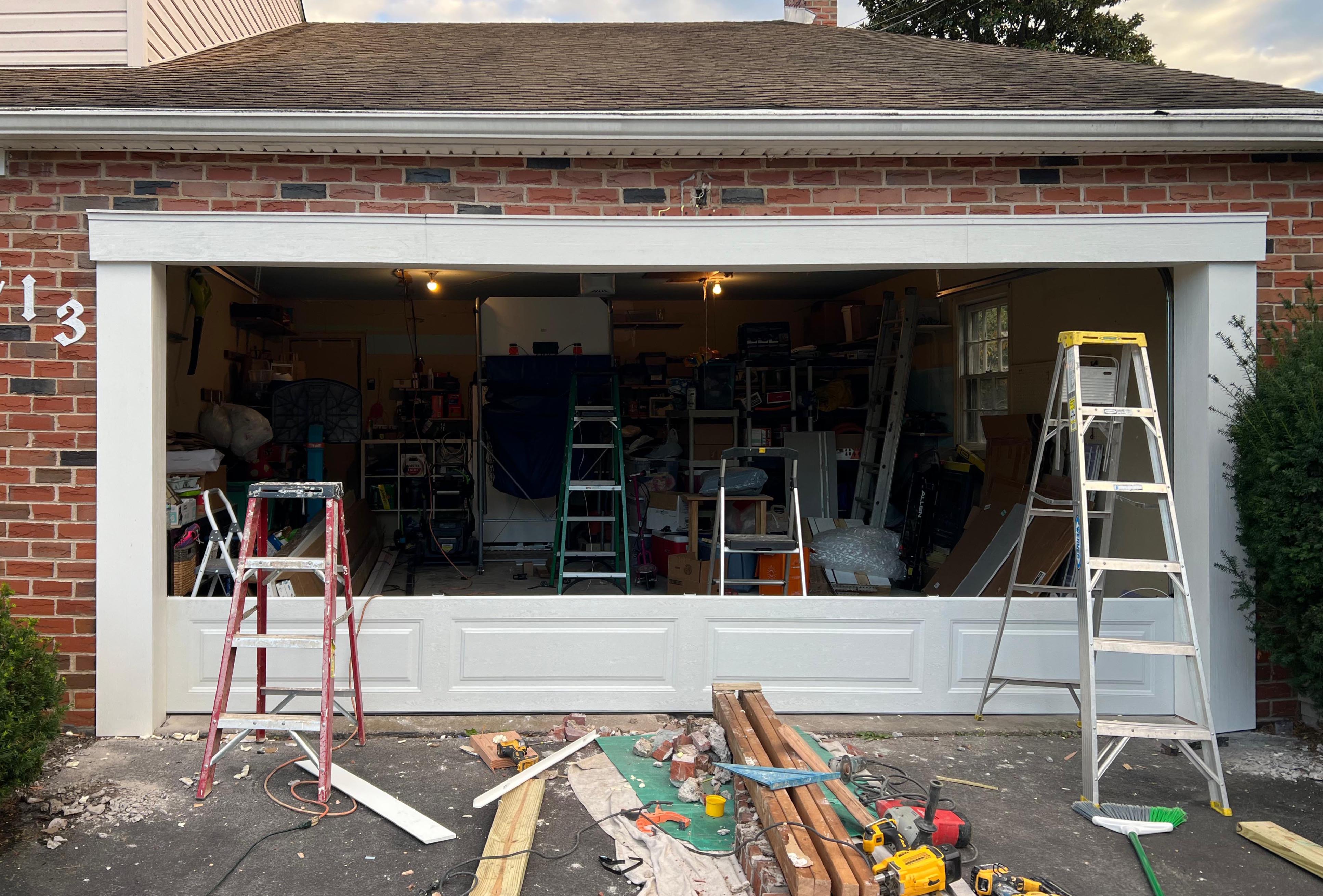 A garage door installed by Early Birds Garage Doors.